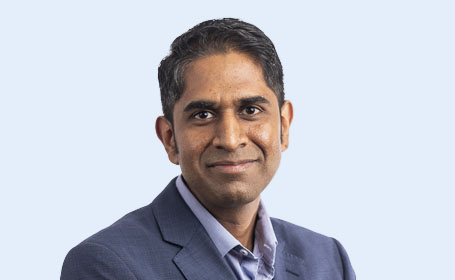 Portrait of Suresh Chandrashekar , Consultant Foot and Ankle Orthopaedic Surgeon