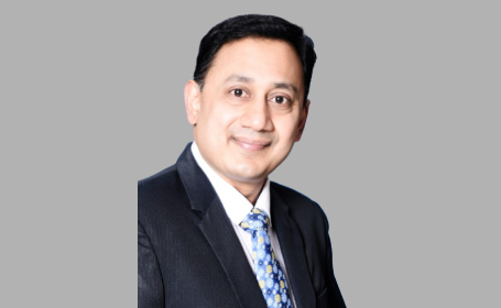 Portrait of Mr Madhu Tiruveedhula , Consultant Orthopaedic Surgeon