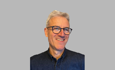 Portrait of Professor Mark McAlindon , Consultant Gastroenterologist