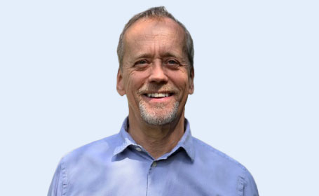 Portrait of Dr Alistair McNair , Consultant Gastroenterologist