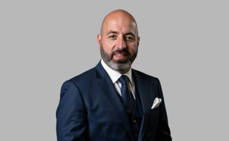 Portrait of Mr Mounir Hakimi , Consultant Trauma and Orthopaedic Surgeon