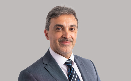 Portrait of Dan Arvinte , Consultant Orthopaedic Surgeon