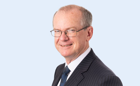 Portrait of Phillip Edge , Consultant Orthopaedic & Trauma Surgeon