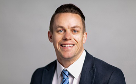 Portrait of Mr James Logan , Consultant Orthopaedic Hand Surgeon