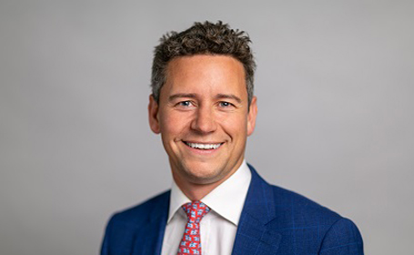 Portrait of Mr Oliver Templeton Ward , Orthopaedic Consultant