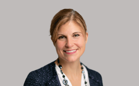 Portrait of Ms Julie Kohls , Consultant Orthopaedic Surgeon