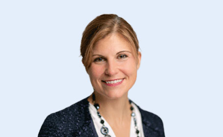 Portrait of Ms Julie Kohls , Consultant Orthopaedic Surgeon