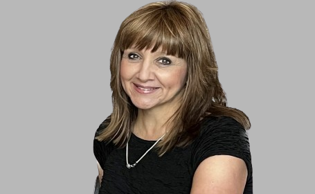 Portrait of Ms Renata Hutt , Consultant Gynaecologist