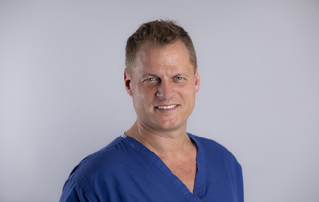 Portrait of Mr Simon Thompson , Consultant Orthopaedic Knee Surgeon