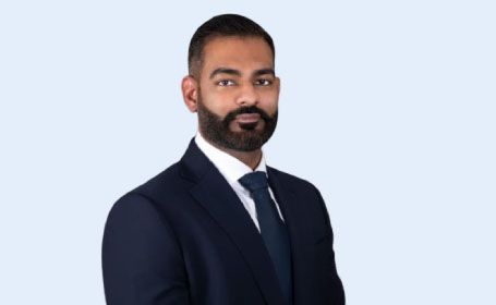 Portrait of Mr Kam Cheema , Consultant Orthopaedic Surgeon