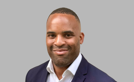 Portrait of Mr Tobi Oputa , Consultant Orthopaedic Sports Knee  Surgeon