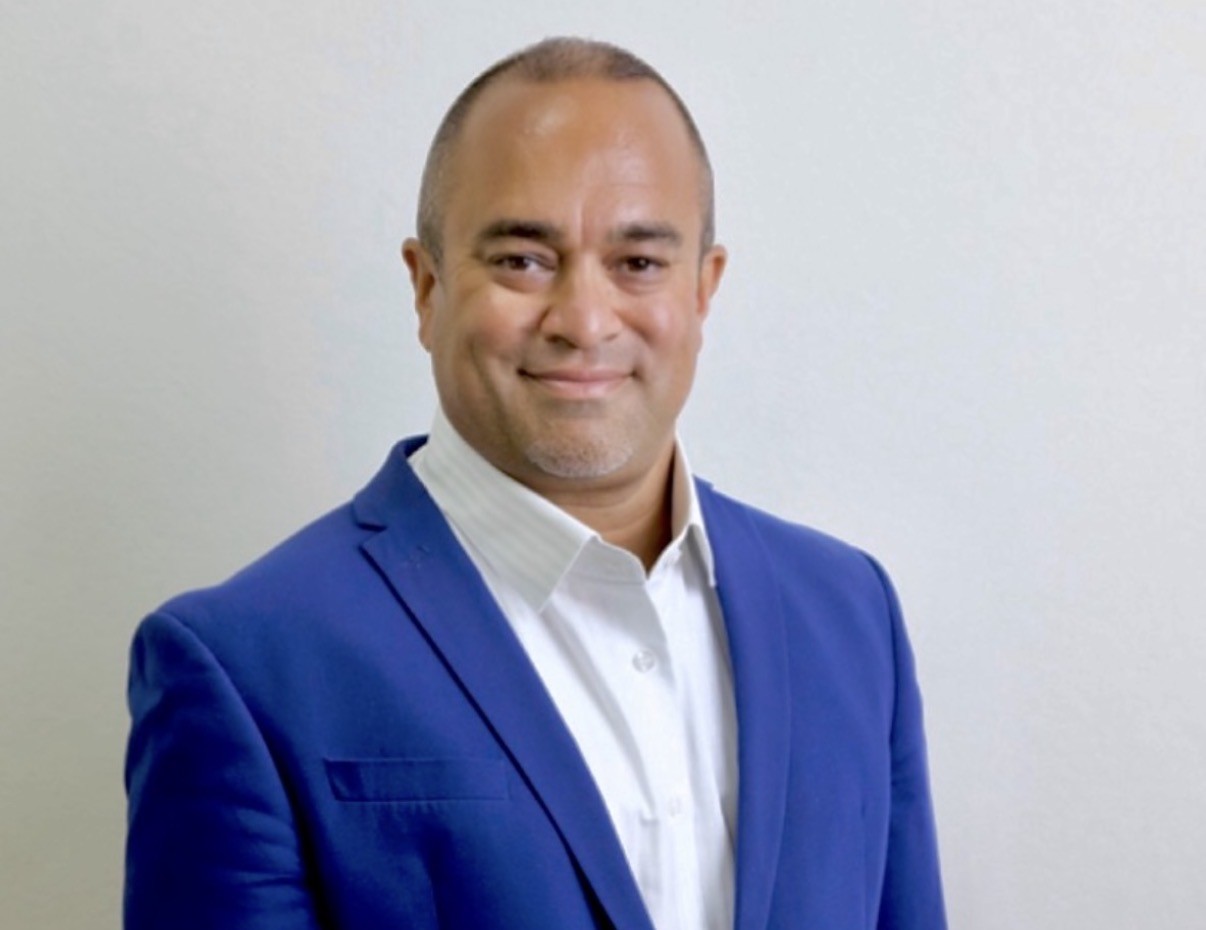 Portrait of Nader Neil Terry Rehmatullah , Consultant Orthopaedic and Knee Surgeon