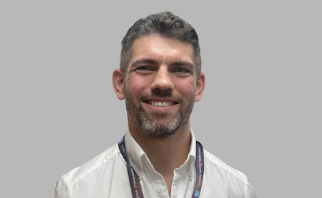 Portrait of Mark Higgins , Consultant Orthopaedic Surgeon