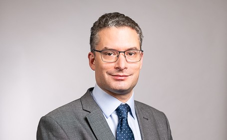Portrait of Benjamin Bloch , Consultant Orthopaedic Surgeon