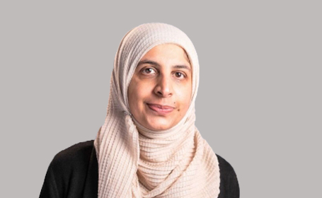 Portrait of Dr Sarah Khan , Consultant Oncologist