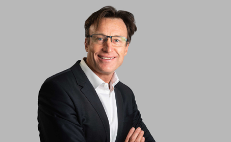 Portrait of Stephen McCulley , Consultant Plastic Surgeon and Oncoplastic Surgeon