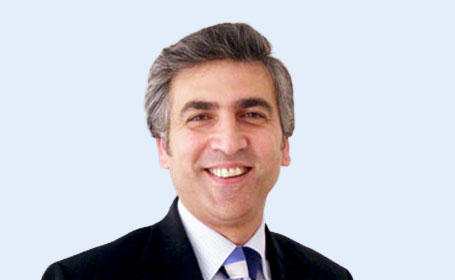 Portrait of Tuabin Rasheed , Consultant Plastic & Reconstructive Surgeon