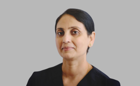 Portrait of Dr Abha Sinha , Consultant Gynaecologist