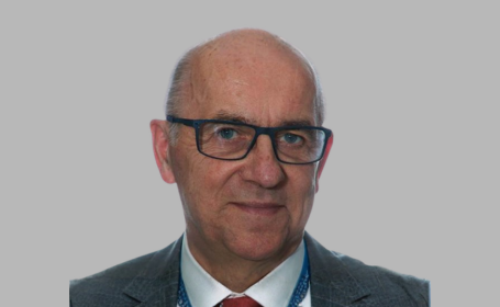 Portrait of Dr Andrew Ilchyshyn , Consultant Dermatologist