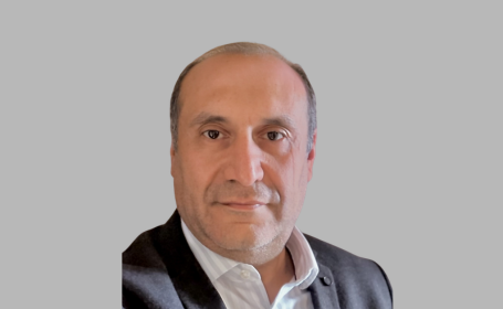 Portrait of Dr Peter Hanna , Consultant Physician and Geriatrician