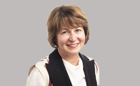 Portrait of Miss May Wahab , Consultant Gynaecologist & Obstetrician