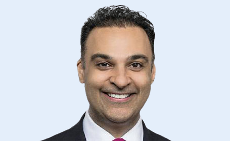 Portrait of Mr Nadim Aslam , Consultant Orthopaedic & Knee Surgeon