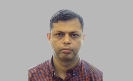 Portrait of Mr Vineet Trivedi , Consultant Orthopaedic Surgeon