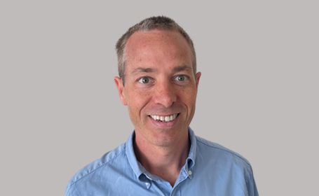 Portrait of Mr Tom Lawrence , Consultant Orthopaedic Surgeon