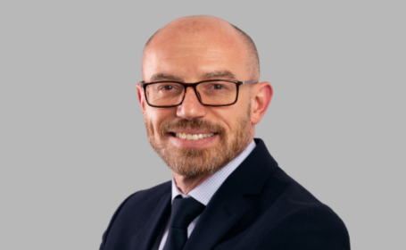 Portrait of Dr Mo Al-Aloul , Consultant Respiratory Physician