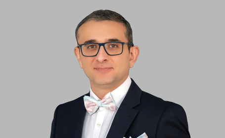 Portrait of Dr Ali Al-Adhami , Consultant Gastroenterologist