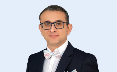 Portrait of Dr Ali Al-Adhami , Consultant Gastroenterologist