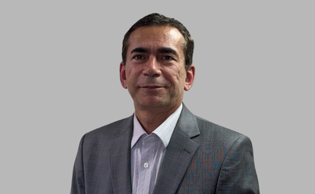 Portrait of Dr Ali Jahanshad , Consultant Gastroenterologist and Hepatologist