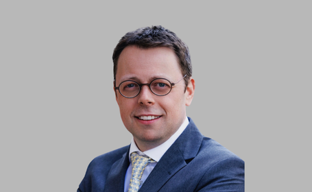 Portrait of Mr Alex Vaughan , Consultant Orthopaedic Hand & Wrist Surgeon