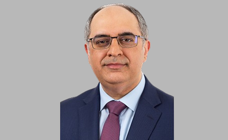 Portrait of Mr Gurdeep Singh Biring , Consultant Orthopaedic & Trauma Surgeon