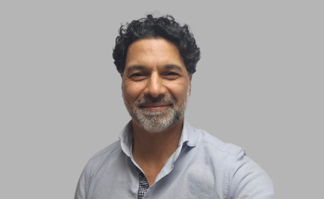 Portrait of Mr Rajan Uppal , Consultant Plastic & Cosmetic Surgeon