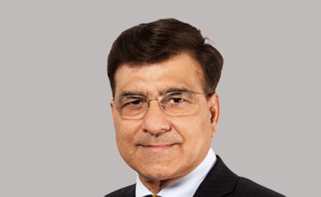 Portrait of Mr Mohamed Hanief , Consultant Oncoplastic Breast and Reconstructive Surgeon