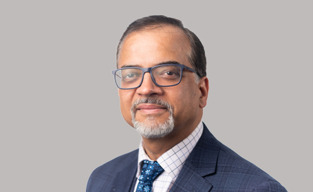 Portrait of Mr Ash Sharma , Consultant Ophthalmic Surgeon
