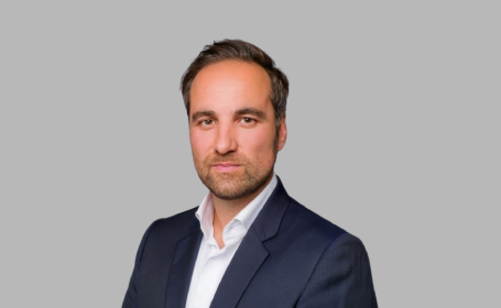 Portrait of Mr Jamie Vatish , Consultant Oncoplastic and Reconstructive Breast Surgeon