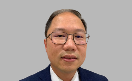 Portrait of Dr Jeeu Sze , Consultant Rheumatologist