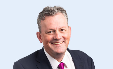 Portrait of Professor Justin Clark , Consultant Gynaecologist