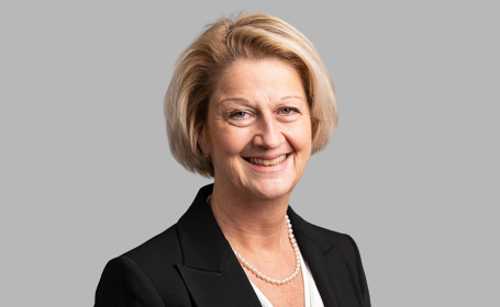 Portrait of Mrs Kerstin Oestreich , Consultant Hand and Plastic Surgeon