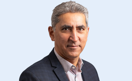 Portrait of Mr Khalid Baloch , Consultant Orthopaedic Surgeon