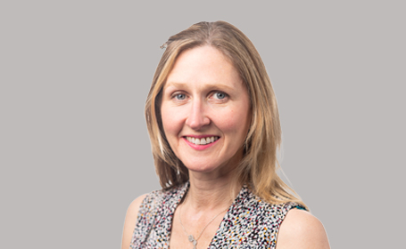 Portrait of Miss Lynne Robinson , Consultant Gynaecologist