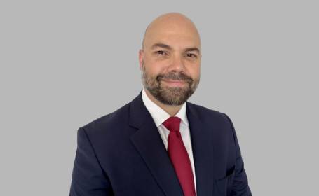 Portrait of Mr Morgan Jones , Consultant Spinal Surgeon