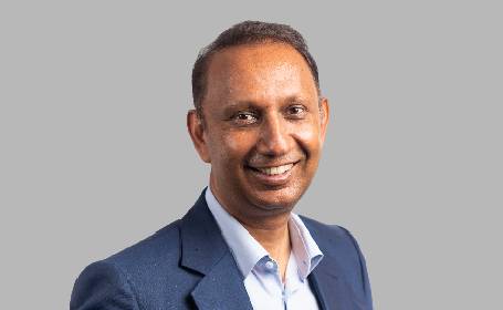 Portrait of Mr Manoj Sikand , Consultant Orthopaedic Surgeon