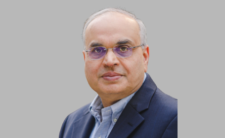 Portrait of Najum Qureshi , Consultant Gynaecologist