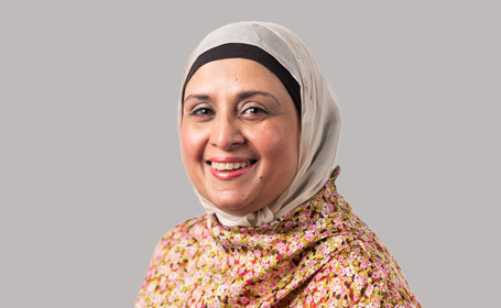 Portrait of Miss Parveen Abedin , Consultant Gynaecologist & Minimal Access Specialist