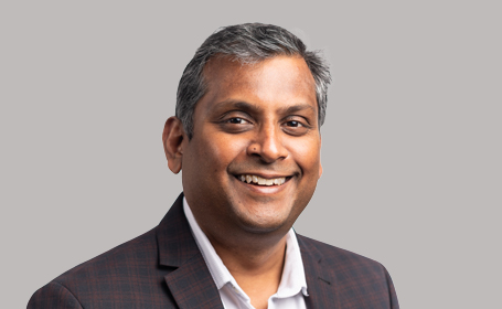 Portrait of Mr Ravichandran Karthikeyan , Consultant Orthopaedic Surgeon