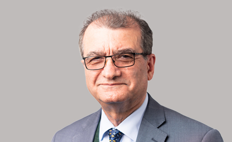 Portrait of Mr Sabah Baghdadi , Medical Director IVF unit, Consultant Gynaecologist and Fertility Specialist