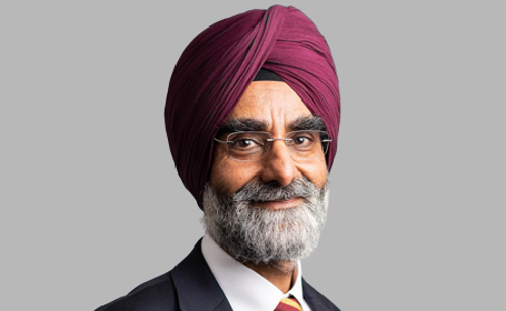 Portrait of Mr Maninder Singh Kalkat , Consultant Cardiothoracic Surgeon